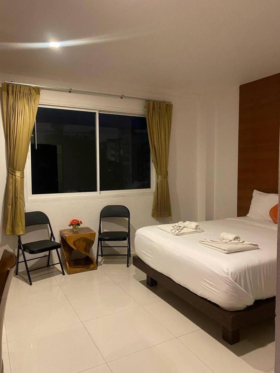 Sukcheewa Residence Phuket Patong Pokoj fotografie